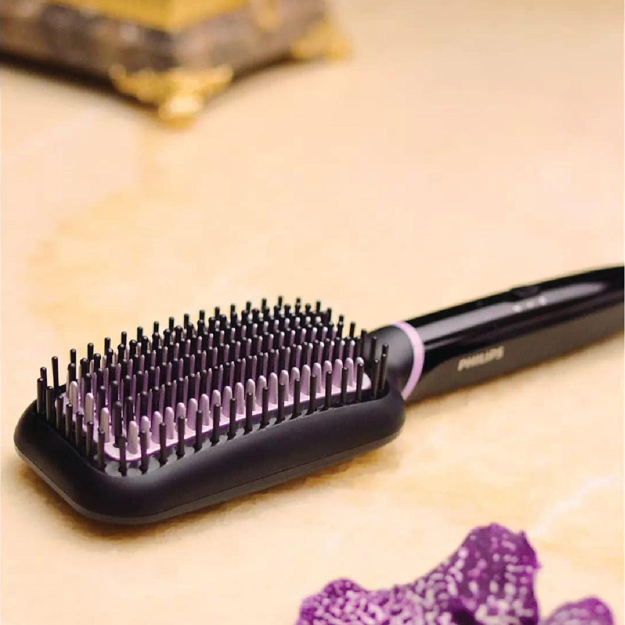 Philips Stylecare Essential Heated Straightening BRush Bhh880/03 . Extra Large BRush Area. Tourmaline Ceramic Coating. 2 Temperature Settings. 3 Pin, Black/Purple - Image 4